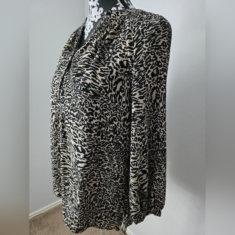Dana Buchman Animal Print Blouse Size M - Picture 4 of 12